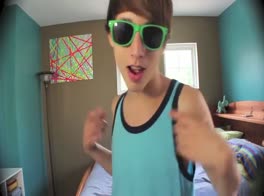 Lucky Strike, Maroon 5, Music Video by EsKaLiDiNg